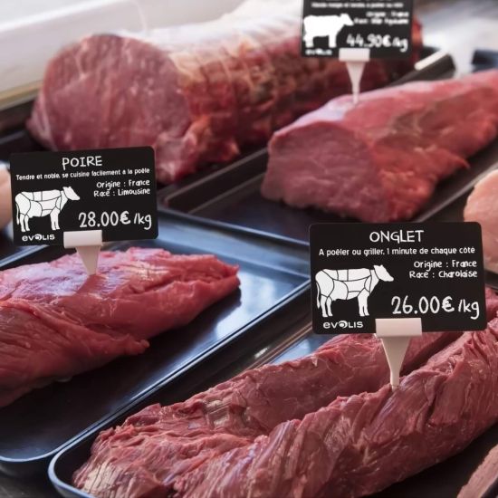 Exemple utilisation vitrine viande - Pique planté dans viande