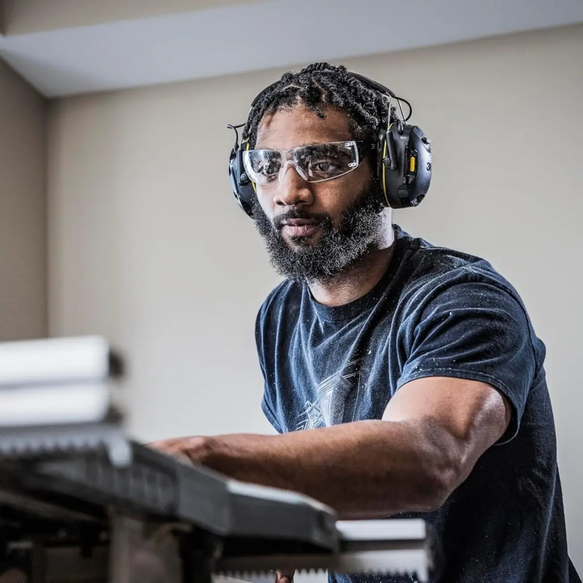 Auricular 3M Auriculares Worktunes Bluetooth con cancelación de ruido para escuchar música