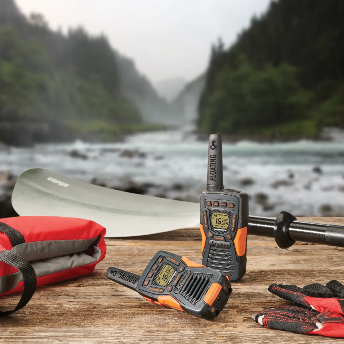 Walkie talkie Flotador compacto para actividades al aire libre, COBRA AM1055 FLT