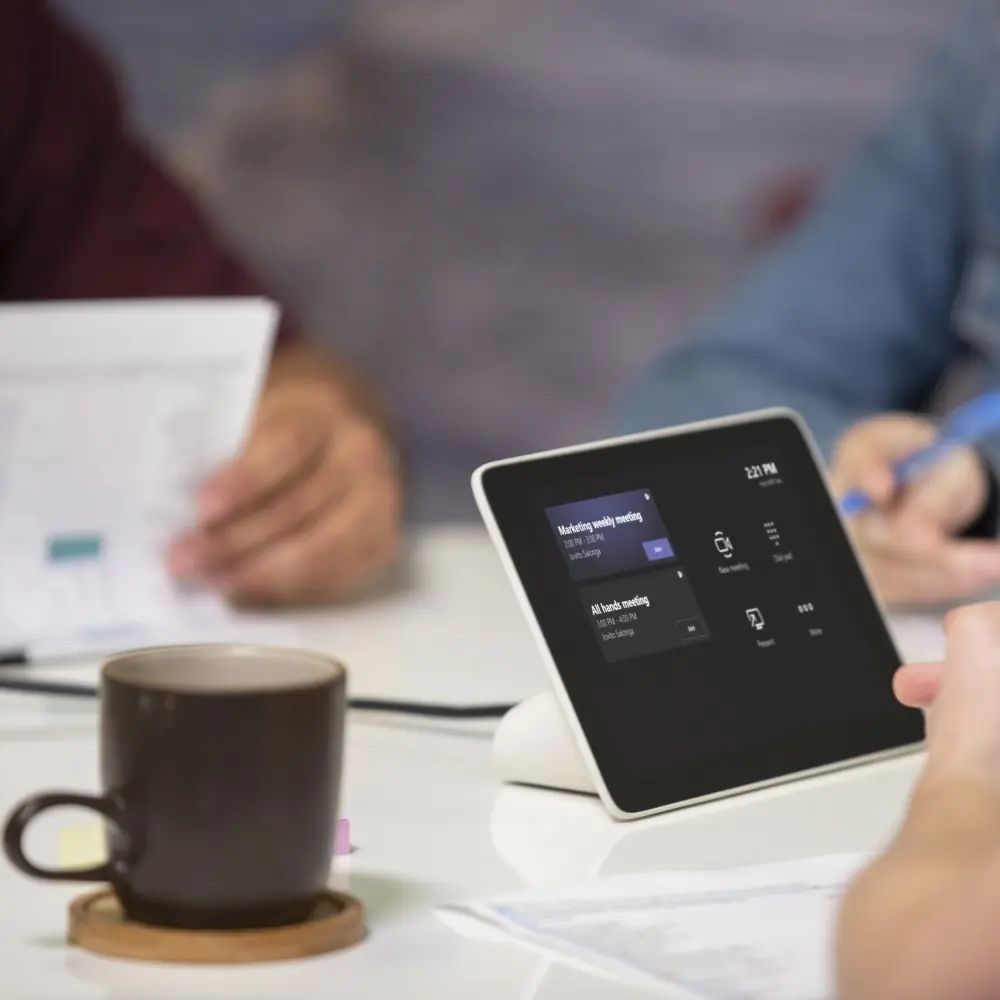 Control táctil Poly GC8 para Microsoft Teams Rooms